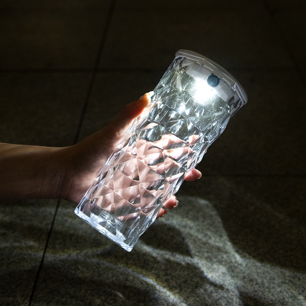 Solar-Gartenlampe mit 10 Farbwechseln, Kristalllampe in Rosenform, LED-Licht für romantische Diamantatmosphäre.