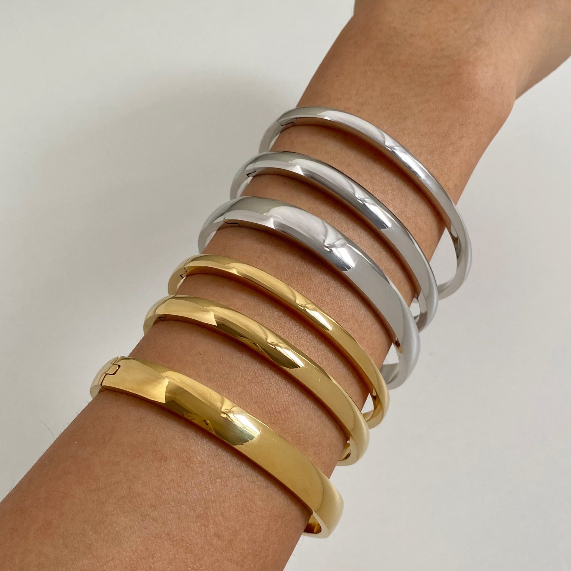 Retro-Armband mit minimalistischer Schnalle, schlichtes Goldarmband