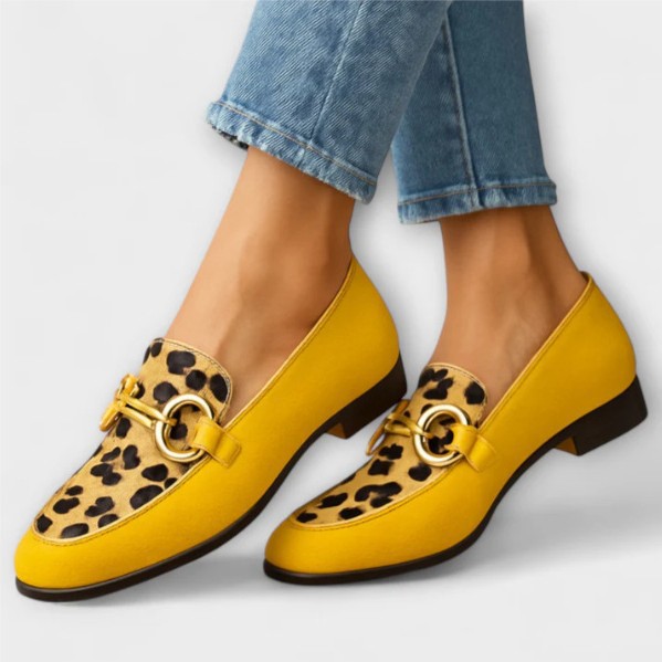 Autumn strap low-cut chunky heel leather shoes with small heel and stylish design, perfect for casual or dressy outfits.