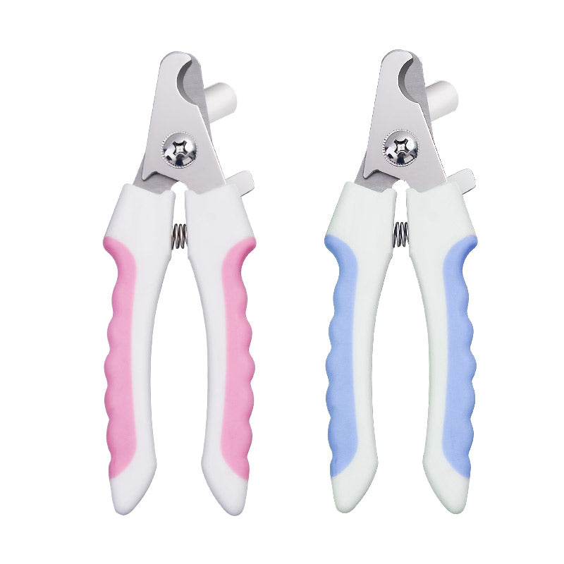 Pet nail clippers from Bucciato, stainless steel grooming tool for trimming pet nails, with ergonomic handle and safety guard.