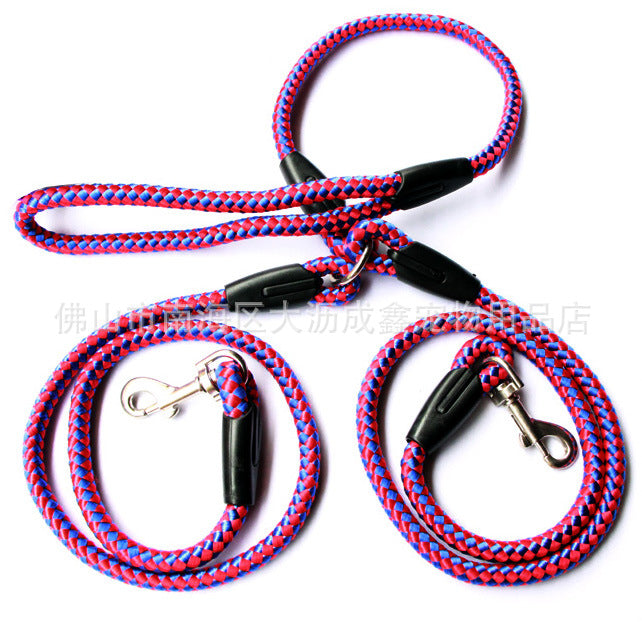 Double-ended dog traction rope by Bucciato for walking, featuring two handles and collar attachment for pet control and safety.