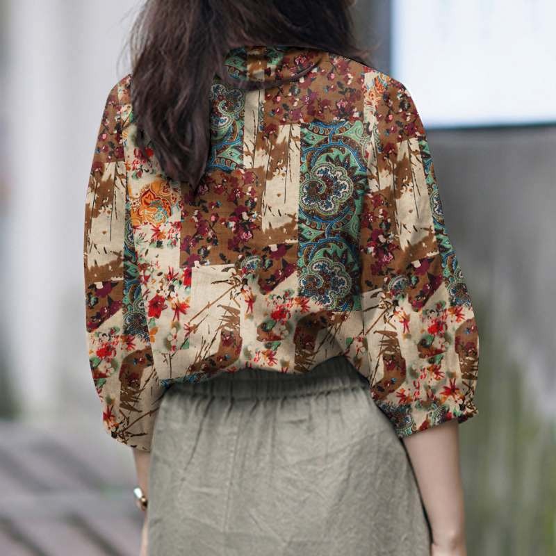Women's Stylish V-neck Top With Three-quarter-length Sleeves Featuring A Printed Design