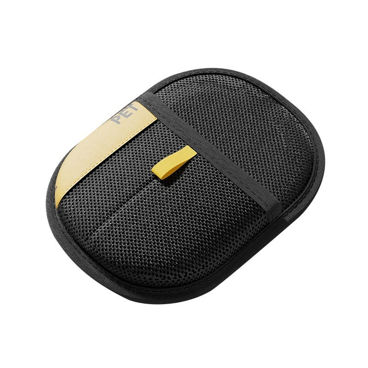 Cat hair cleaner and removal brush by Bucciato, designed for effective cat hair removal and adsorption on pet fur.