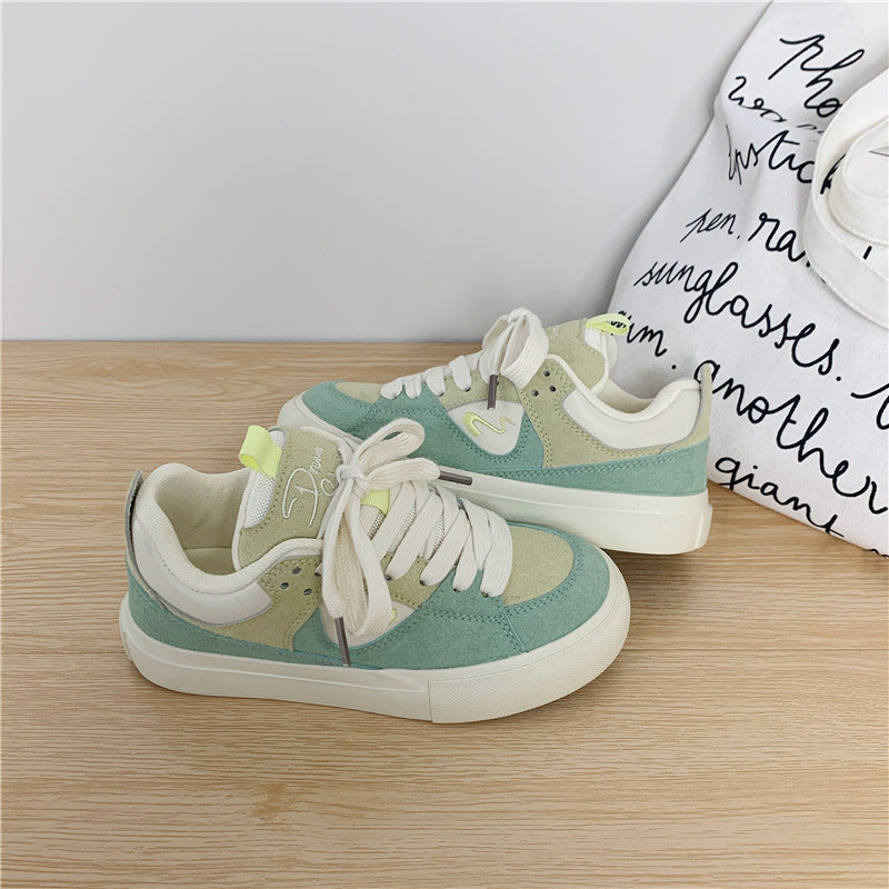 Women’s thick tongue canvas shoes by Bucciato feature a versatile design with a padded tongue and stylish casual look.