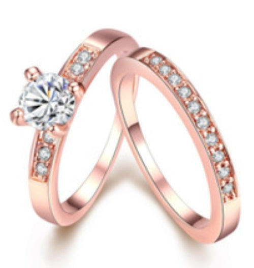Roségoldener Ring mit Diamanten