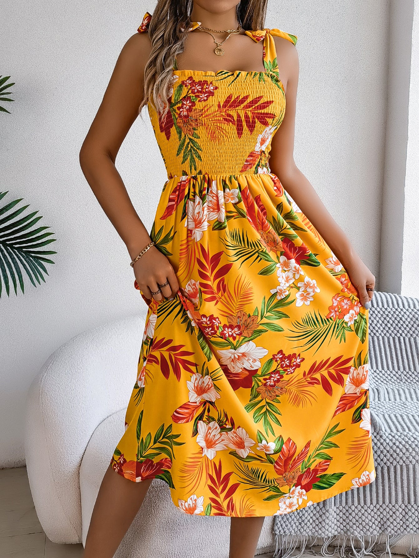 Damen-Maxikleid mit Blumenmuster und Bindegürtel für Strandurlaub