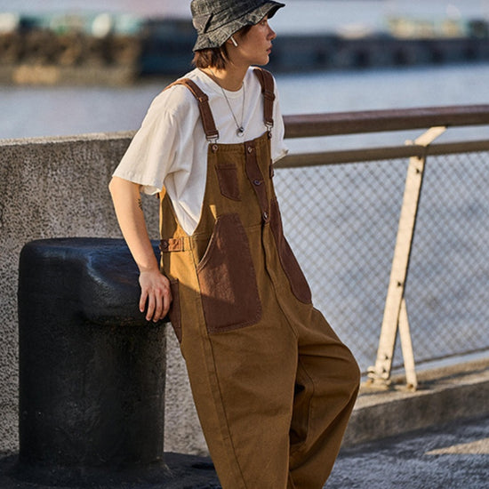 Lässige, trendige Retro-Latzhose in Khaki mit Hosenträgern