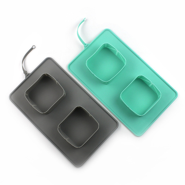 Silicone folding pet bowl with a flexible, collapsible design suitable for travel and outdoor use.