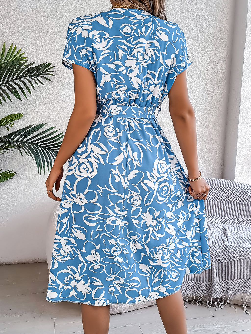 Women's Casual V Neck Button Batwing Sleeve Floral Print Flowy Dress