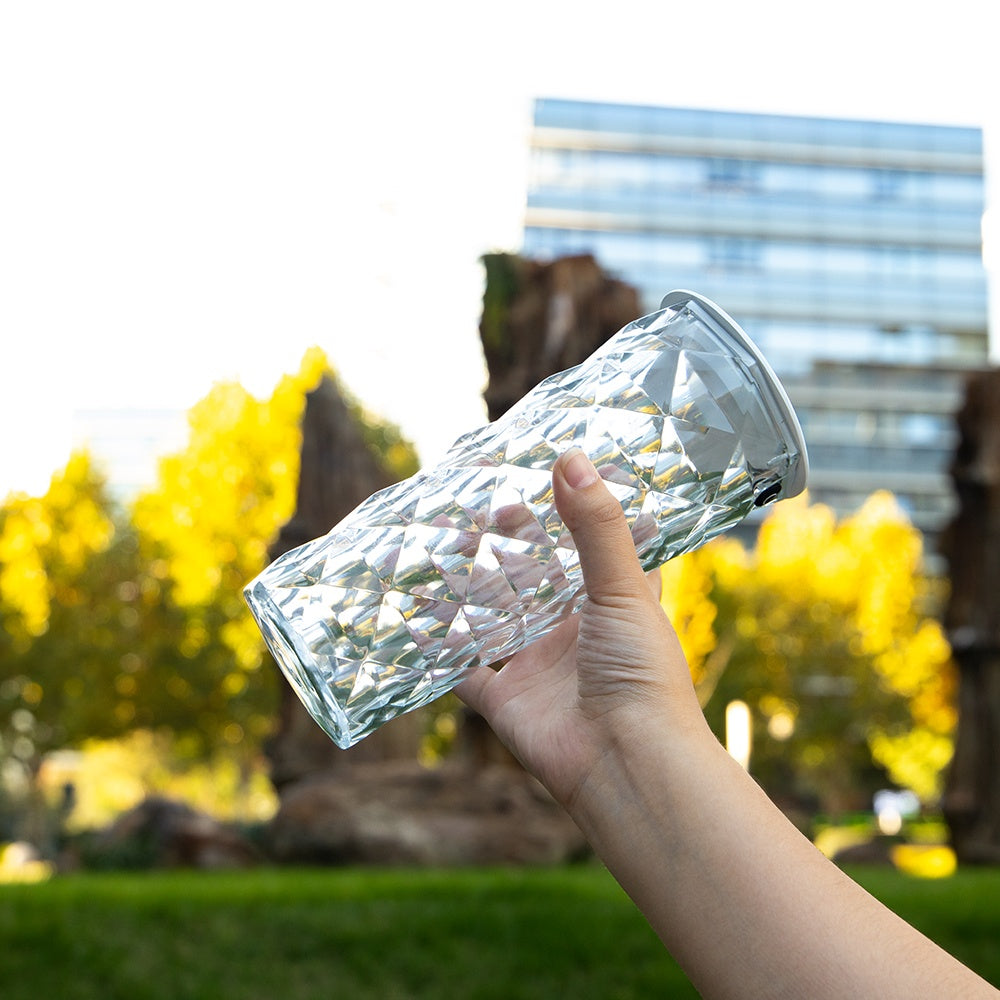 Solar-Gartenlampe mit 10 Farbwechseln, Kristalllampe in Rosenform, LED-Licht für romantische Diamantatmosphäre.