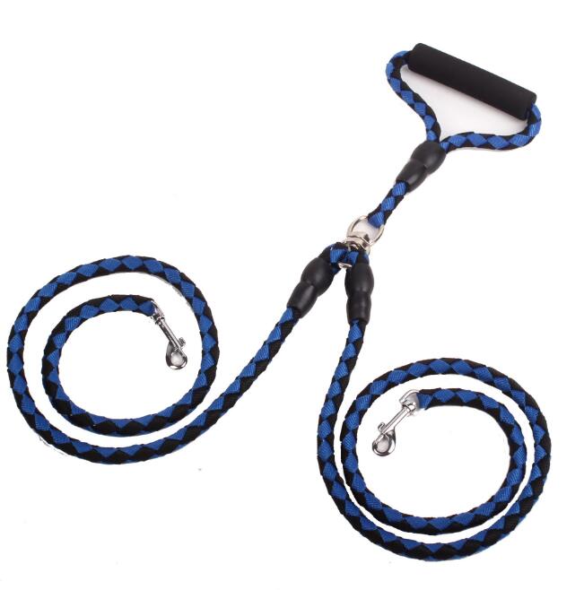 Double-ended dog traction rope with two handles and collar attachment for walking and controlling pets.