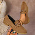 Elegante Damen-Pumps mit Blockabsatz, Metallkette und runder Zehenpartie