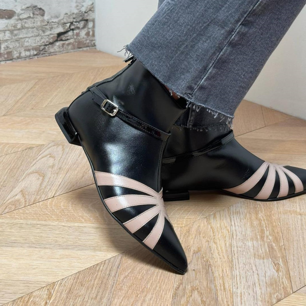 Spitz zulaufende, klobige Stiefeletten mit niedrigem Absatz für Damen in größeren Größen