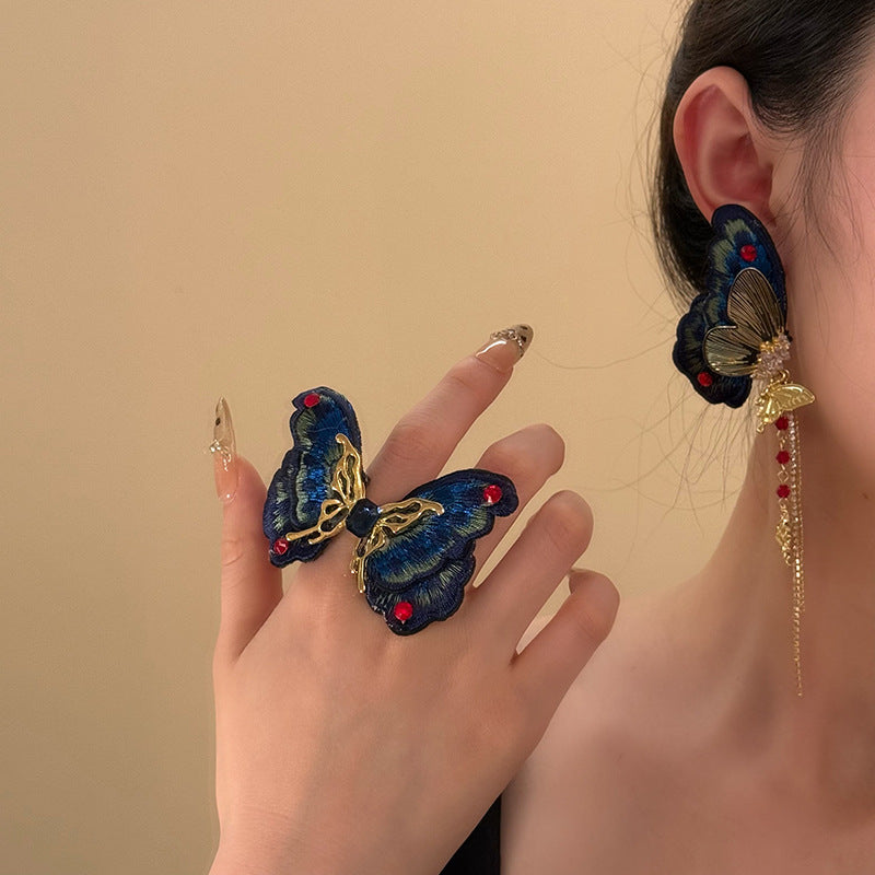 MidRange Womens DiamondEncrusted Embroidered Butterfly Tassel Earrings A Lightly Luxurious HighEnd Accessory