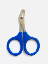 Small and medium-sized pet nail clipper by Bucciato, showing stainless steel blades and ergonomic handle for grooming pets.