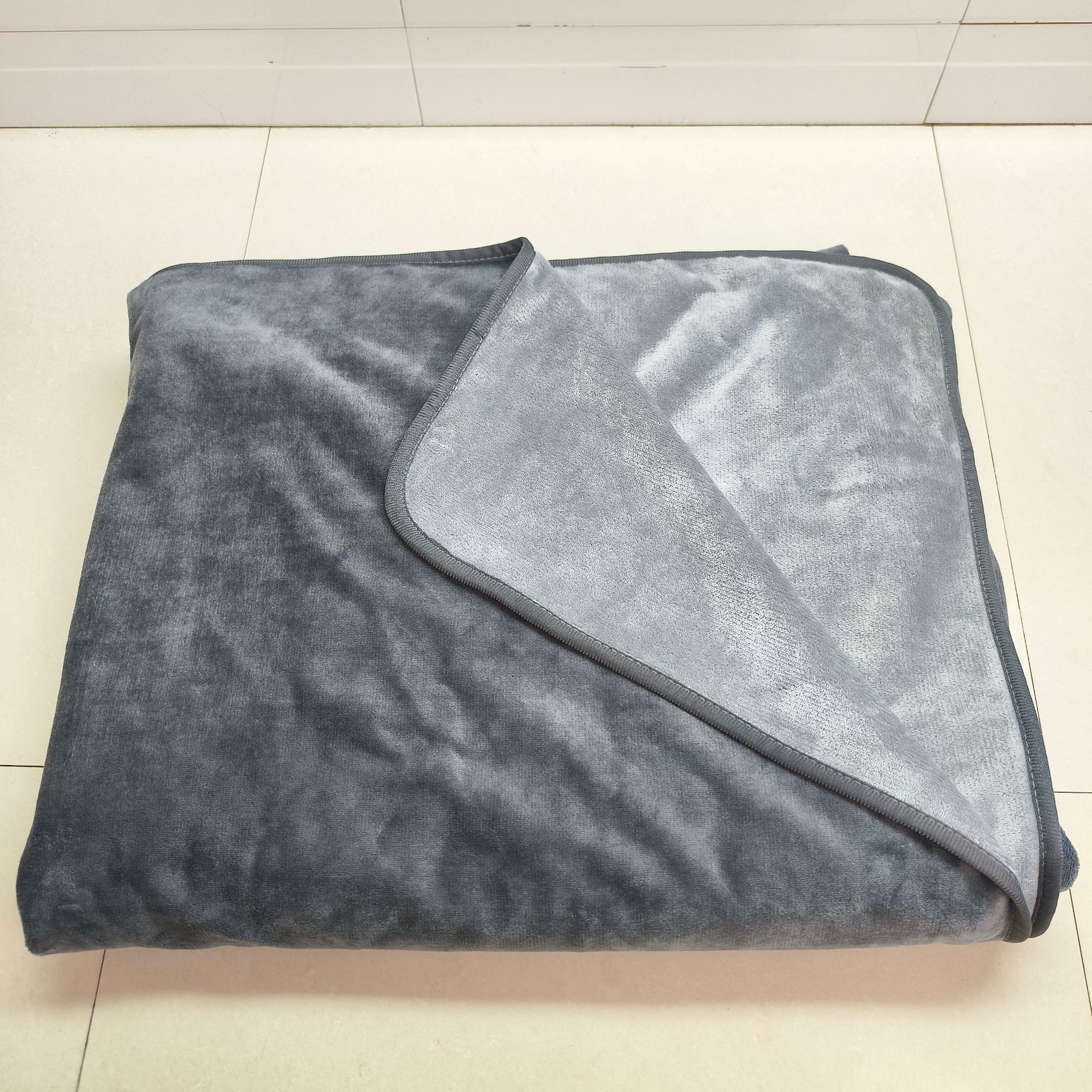Double-sided Flannel Blanket Pet Blanket Couple Waterproof Supplies