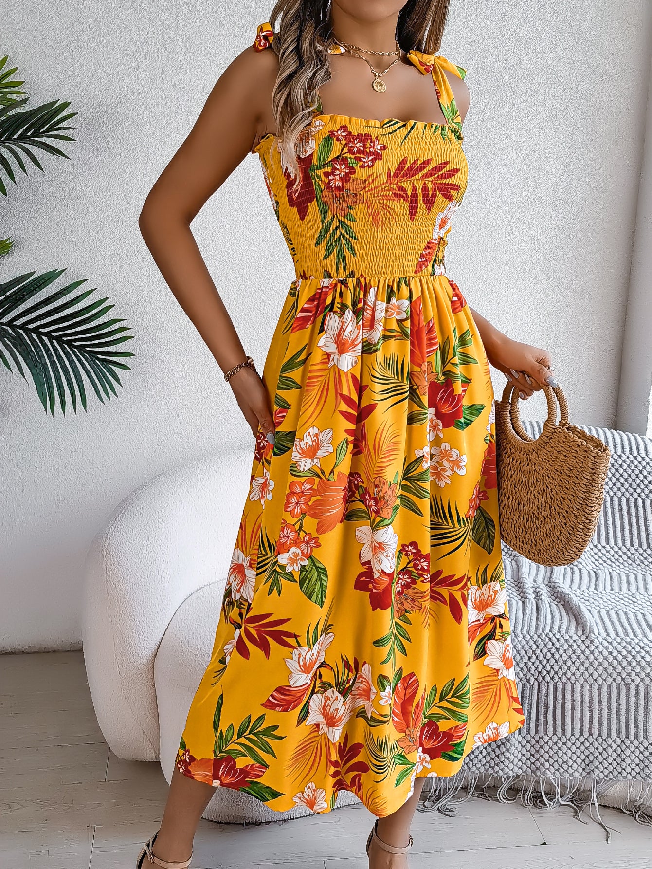 Damen-Maxikleid mit Blumenmuster und Bindegürtel für Strandurlaub