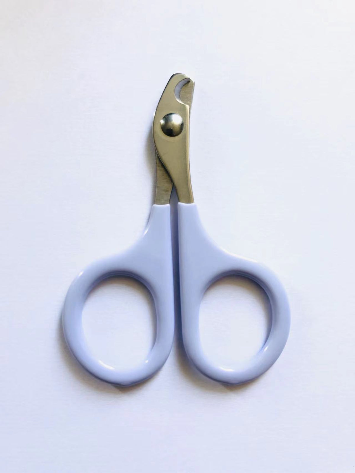 Small and medium-sized pet nail clipper from Bucciato, featuring stainless steel blades and ergonomic design for grooming pets.