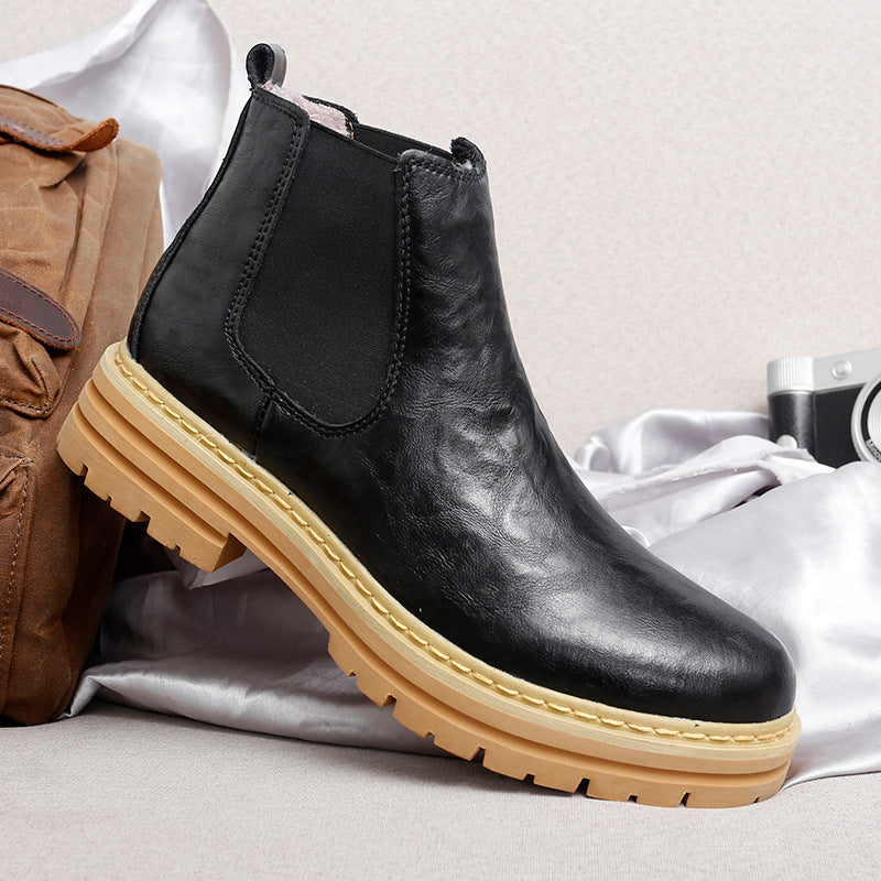 Men’s thick-soled work boots with retro British style and fleece lining, featuring sturdy design and classic leather look.
