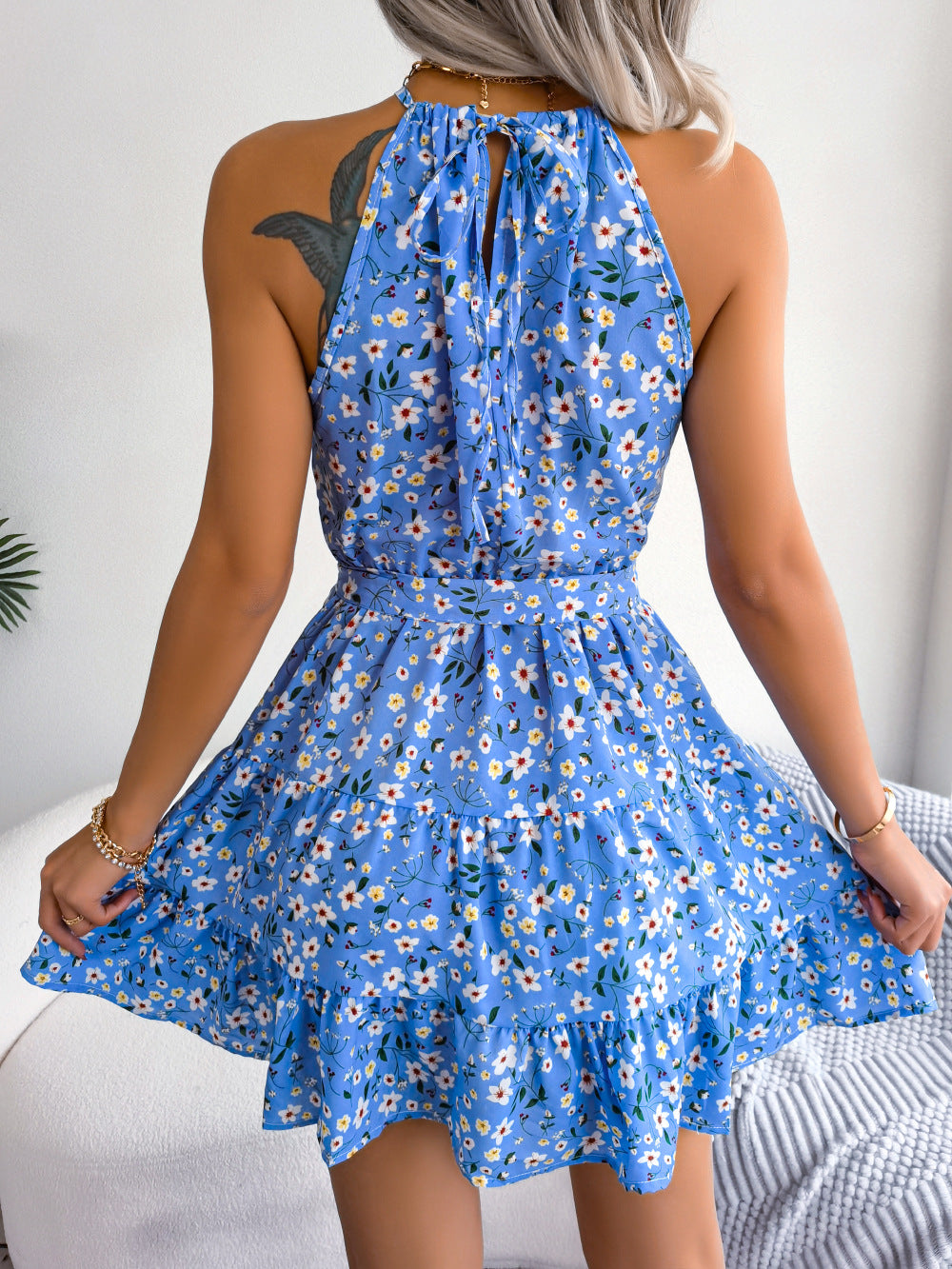 Lässiges, fließendes Strandkleid mit Rüschensaum und Blumenmuster für Damen