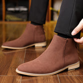 Men’s matte leather retro Martin boots in autumn and winter style, featuring classic design and durable construction.