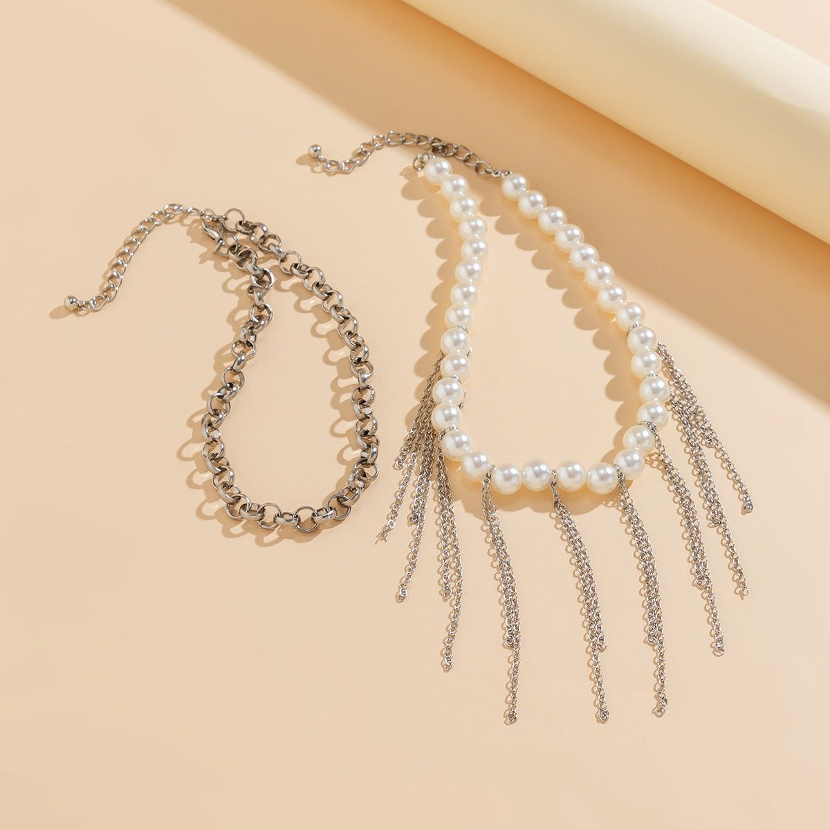 Perlenquasten-Halskette im Retro-Stil, zweilagig, verspieltes Design, Damenaccessoires