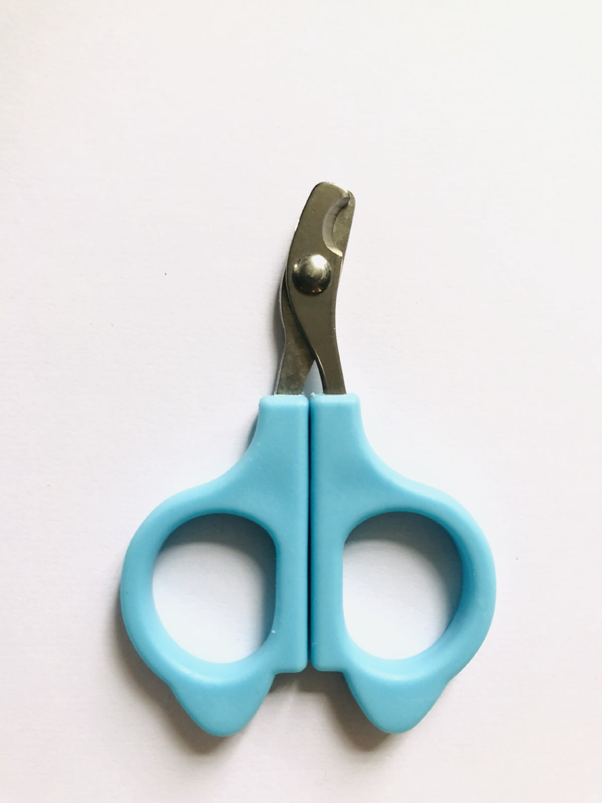 Small and medium-sized pet nail clipper by Bucciato, a pet grooming tool with stainless steel blades and ergonomic handle.